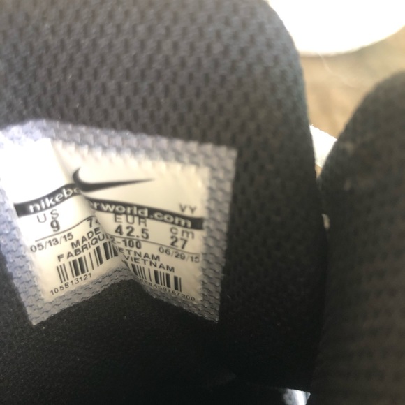 Nike’s - Picture 5 of 5